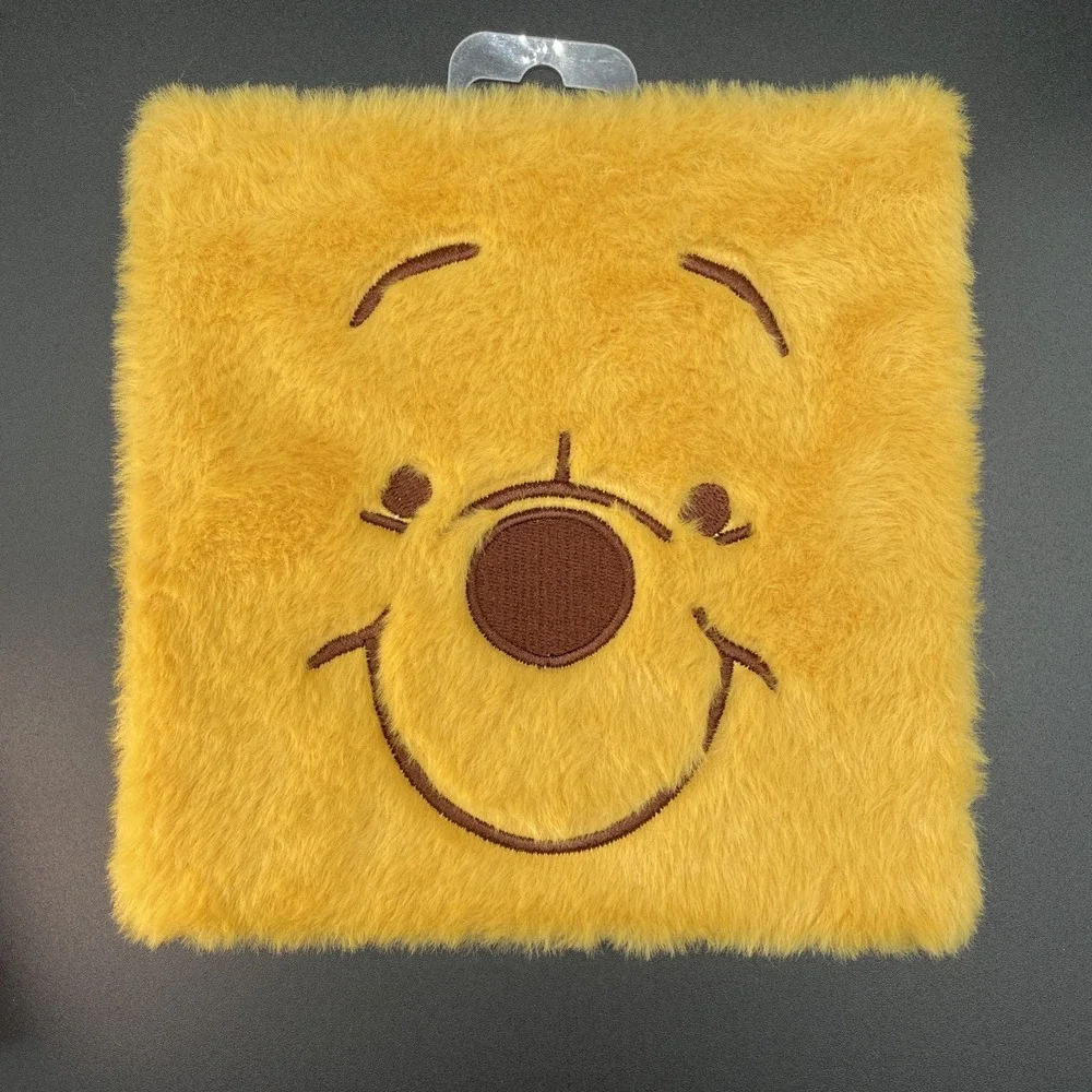 New Disney WINNIE THE POOH - 16 Color Eyeshadow Palette With Furry/Fuzzy Cover
